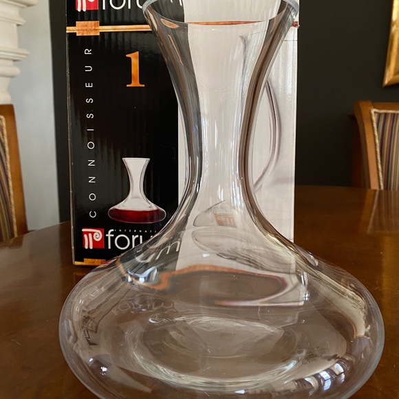 Wine Decanter - Picture 2 of 3